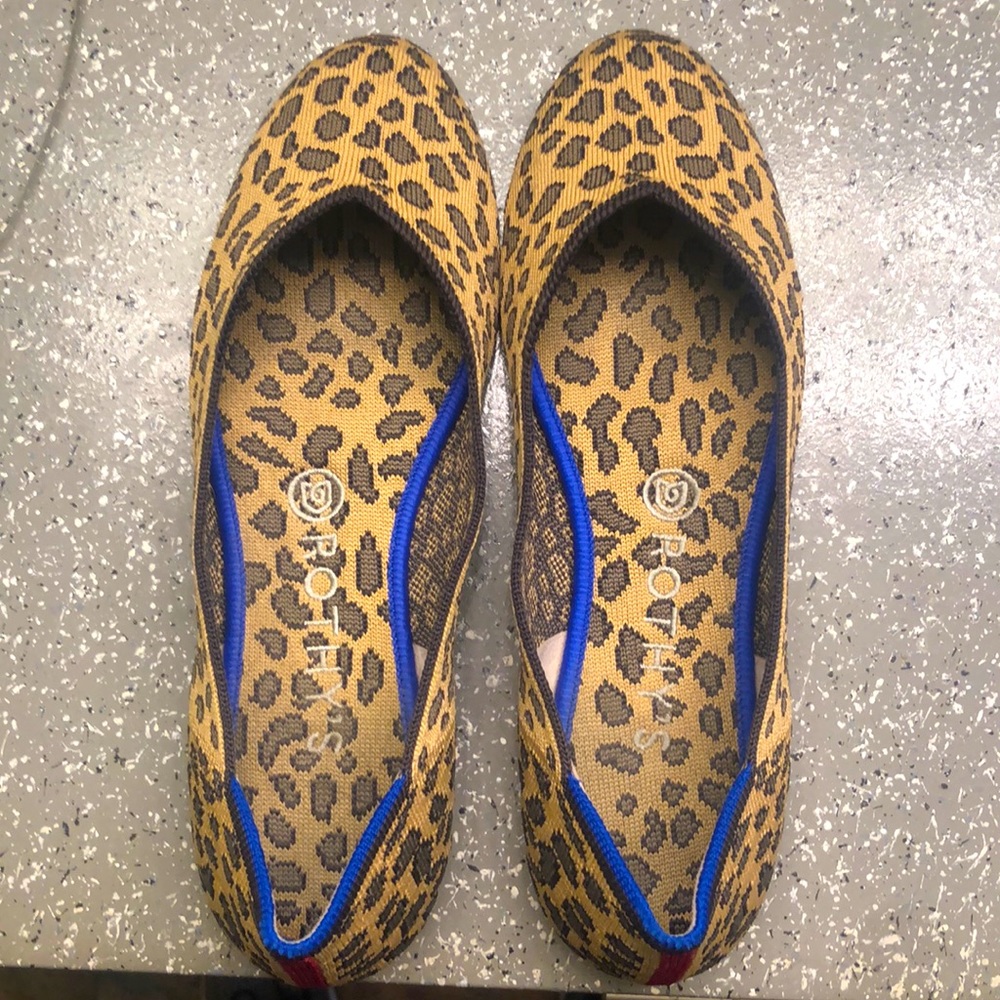 8.5 Rothys spotted flat GUC